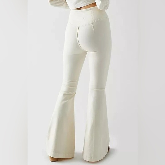 Free People Venice Beach Flare in Worn White, Size 32 - Picture 2 of 12
